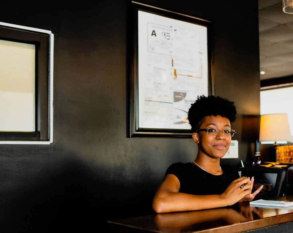 A lady giving exceptional customer care service