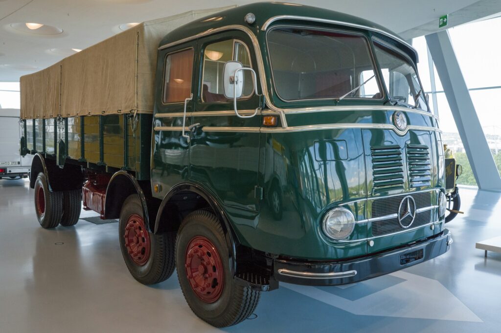 truck business in Nigeria - Mercedes Benz truck